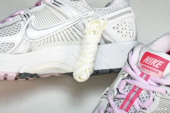 Vomero White 5 Pack Pink Zoom FN3695-001 Nike 520 0918